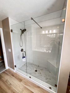 The job has a support bar to stabilize the fixed panel